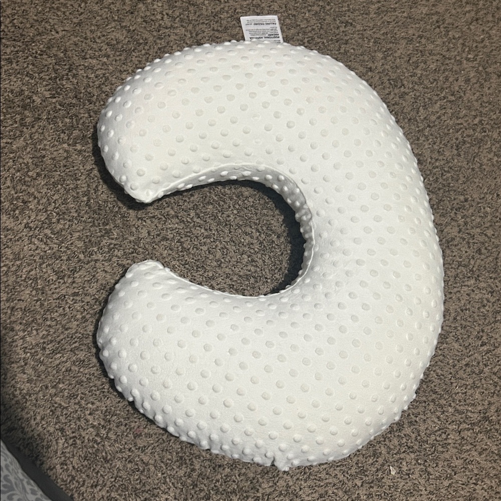 Munchkin Cream Feeding Pillow